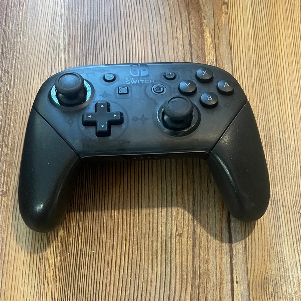 Nintendo Switch Accessory Bundle - Picture 4 of 14